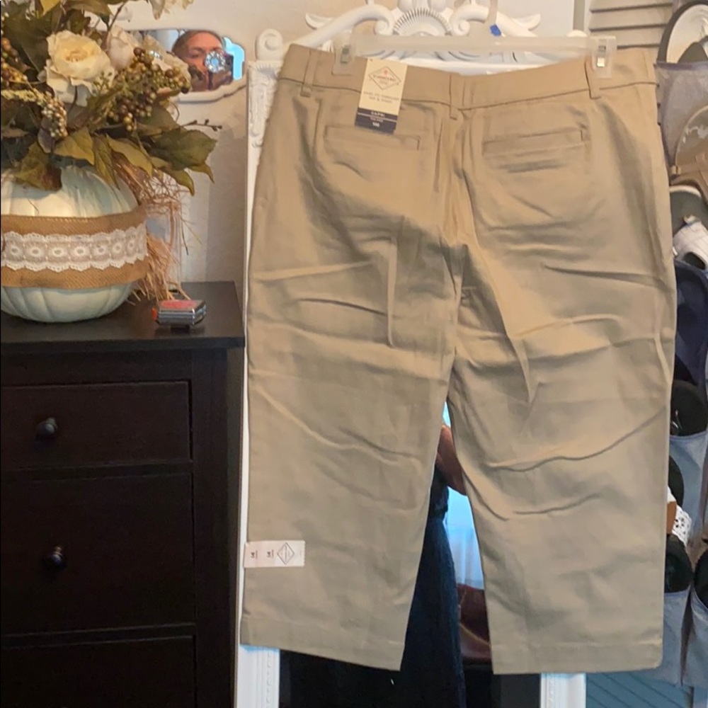 NWT CAPRIS - Picture 4 of 6